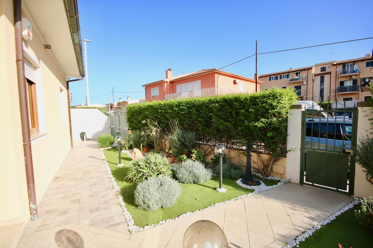 Casa Degli Ospiti Hotel Olbia Exterior foto