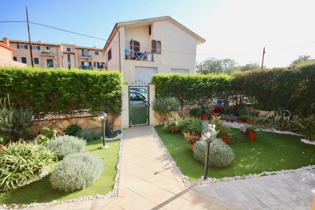 Casa Degli Ospiti Hotel Olbia Exterior foto